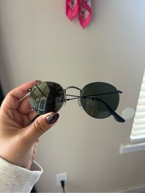 Ray-Ban Round Metal Sunglasses in Black and Silver